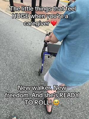 Rollator walker with seat