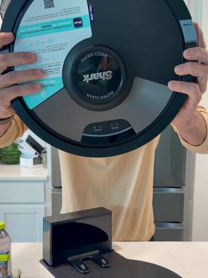 Shark Robot vacuum and mop
