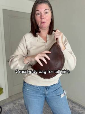 Portland Leather Goods Soft crescent-shaped leather crossbody bag