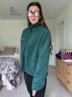 Women's full-zip sherpa fleece jacket with stand collar and front pockets