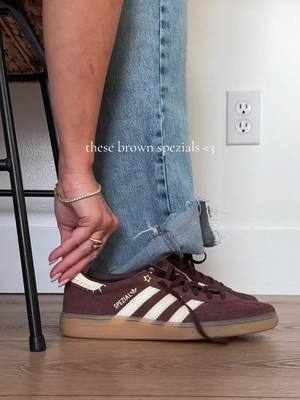 Adidas Handball Spezial sneakers in brown