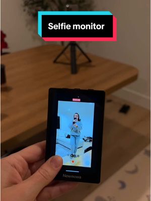 Newmowa Phone Vlog Selfie Monitor Screen, Magnetic Phone Holder Clip Mount, Using Phone Rear Camera for Selfie Vlog Live Stream TikTok, Compatible with iPhone (Support 4K 30fps Wired Recording)