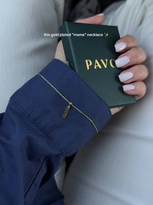 PAVOI Gold plated 'mama' necklace