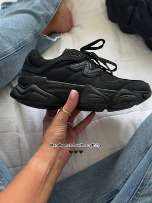 New Balance New Balance 9060 Triple Black Sneakers