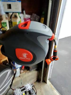 VEVOR Retractable Garden Hose Reel, 5/8 Inch x 100 ft Wall Mounted Hose Reel, Heavy Duty Garden Hose Reel with 9 Patterns Nozzle, Any Length Lock, Upgraded Slow Return System and 180°Swivel Bracket