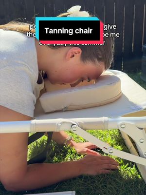 Portable tanning chair with face hole