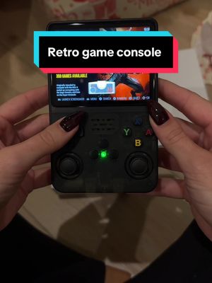 R36MAX Retro Gaming Console, 4.0 Inch 720x720 IPS Screen Retro Handheld Game Console with 18,000+ Classic Games, Open Source Linux System, 4000mAh Battery Portable Emulator Handheld Game Consoles