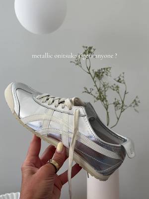 Onitsuka Tiger Metallic silver Onitsuka Tiger Mexico 66 sneakers
