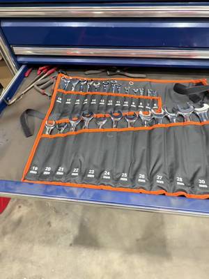 VEVOR Combination Wrench Set, 32-Piece SAE and Metric, 12-Point Box End and 15° Angled Open End Combination Wrenches with Roll Up Pouch, Carbon Steel, for General Household and Automotive Repairs