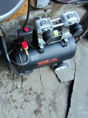 VEVOR 13-Gallon Air Compressor, 2HP, 4.6 SCFM@90PSI, Oil-Free Tank, 66dB Quiet Operation, Ideal for Tire Inflation, Woodworking, Auto Repairs, and Spray Painting (Maximum Pressure 125 PSI)