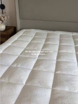 Niagara Sleep Solution Ultra Soft Queen Size Mattress Topper - Rayon Derived from Bamboo Pillow Top Mattress Pad for Back Pain Relief - Naturally Cooling for Hot Sleepers, Green