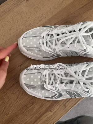 New Balance New Balance 530 Polka Dot Sneakers