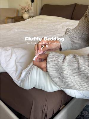 Mellow Marshmellow Comforter King/Cal King - Extra Fluffy Double-Stuffed Down Alternative Duvet Insert, All-Season Temperature-Balancing, Oeko-TEX Class I Fabric, Box-Stitch, Machine Washable
