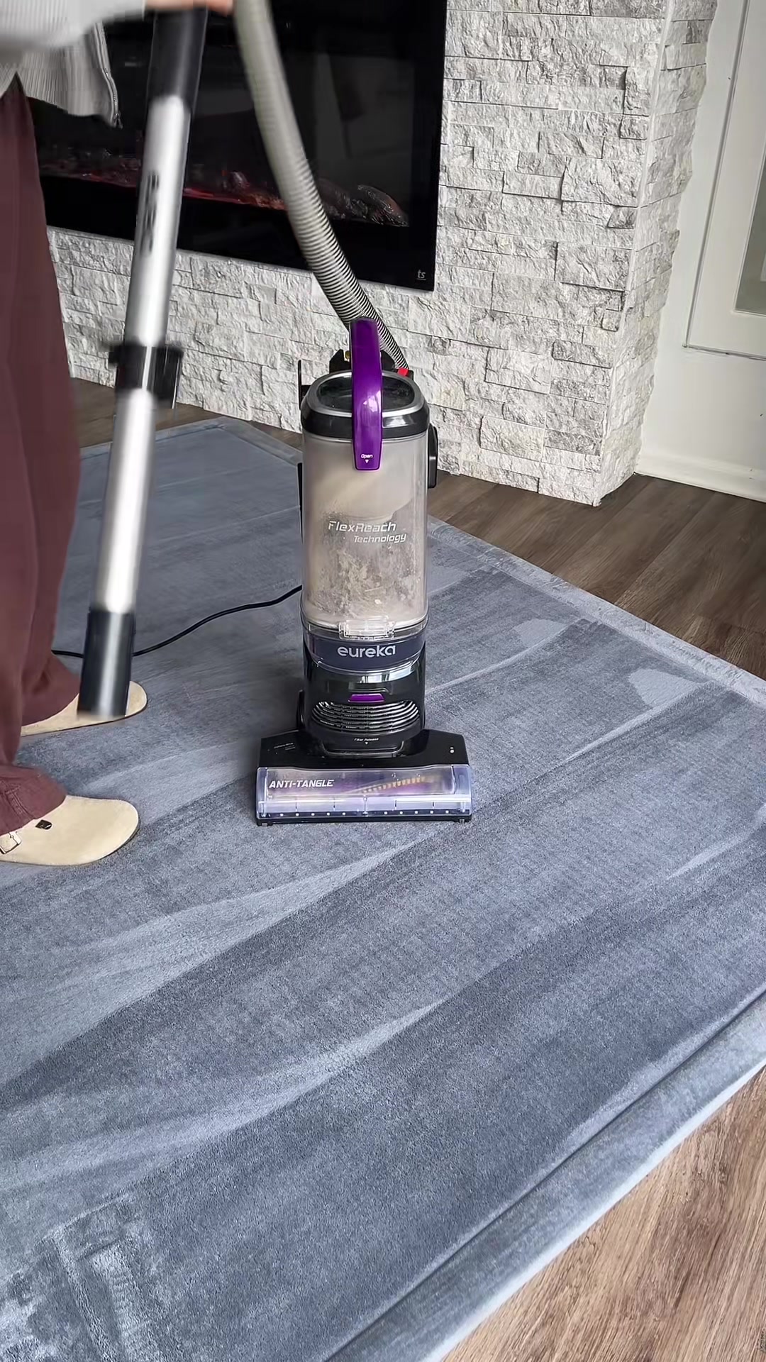 Eureka FlexReach Plus Bagless Upright Vacuum Cleaner for Home,Pet Vacuum for Carpet and Hard Floor, Lift-Up Vacuum with Flooring Type Sensor, HEPA Filter,Anti-Tangle, NEU652, Green