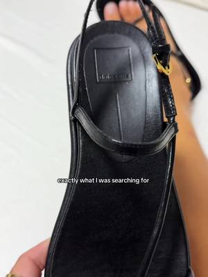 Dolce Vita Dolce Vita black leather sandals