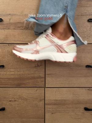 Nike Nike Zoom Vomero 5 Rose Gold Sneakers