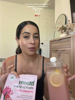 Bloom Clear Protein, Whey Protein Isolate with Collagen Peptides and Digestive Enzymes, 20g Protein, Sugar Free Post Workout Drink Mix, 90 Calories, Strawberry Watermelon, 10 Servings