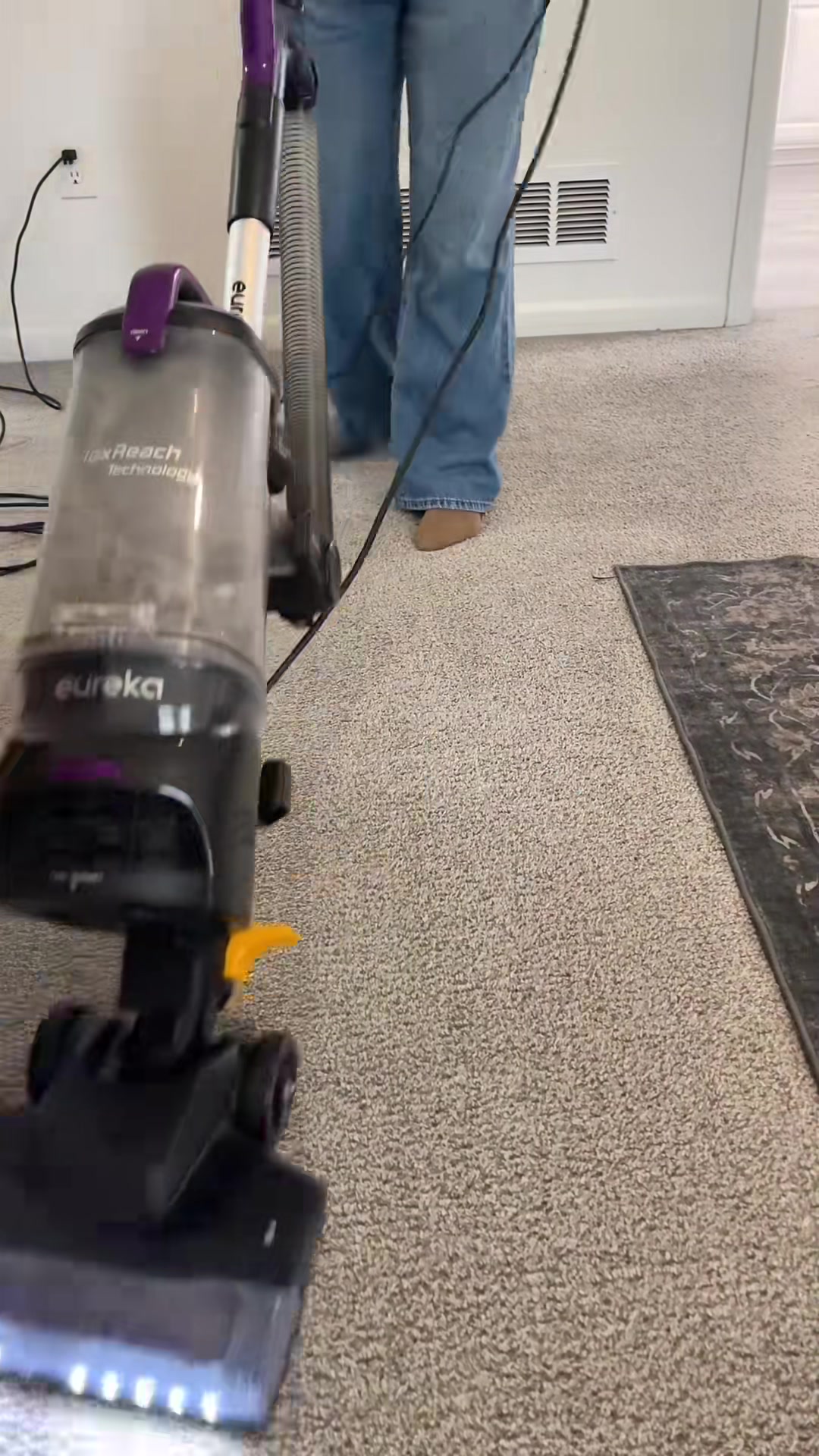 Eureka FlexReach Powerful Upright Vacuum Cleaner for Carpet and Hard Floor, Lift-Up Vacuum with Large Dust Cup, Anti-Tangle, NEU651PL, Purple