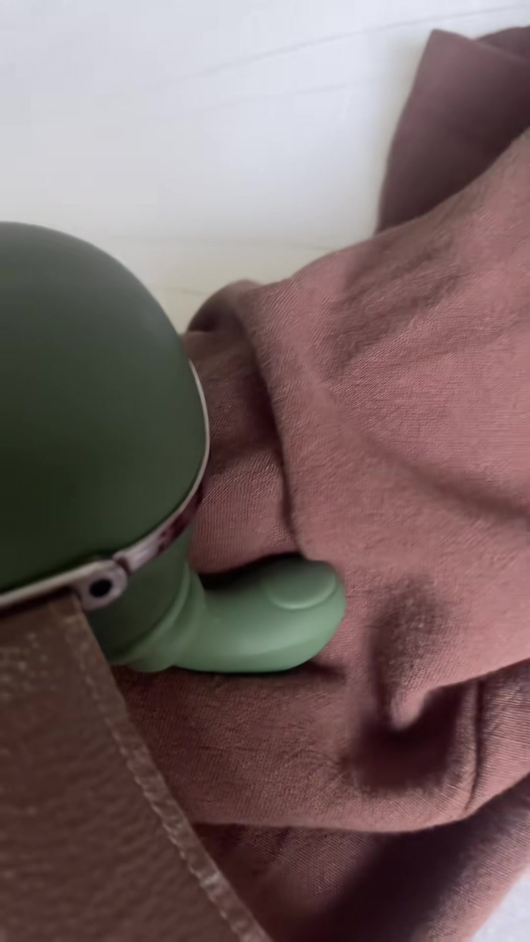 KAXLIDEN Shoulder and Neck Massager, Bionic Heated Massager, Neck Massager with Fingers, 4D Kneading Massage, Simulates a Real Palm Massage for Comfort, Relax Muscle Tension (Green)