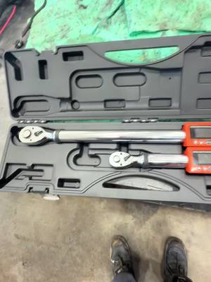 VEVOR Digital Torque Wrench 3/8 1/2 Inch Drive, 0-44.25FT.LB(0-60Nm)/0-162.26FT.LB(0-220Nm) ±2% Accuracy, Electronic Torque Wrench with Preset Mode,Vibration,Buzzer,LED Notification,5Units of Measure