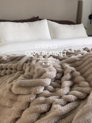 Bedsure GentleSoft Blankets Queen Size for Bed - Cozy Soft Blankets for Women, Cute Large Fleece Throws for Girls, Beige, 90x90 Inches