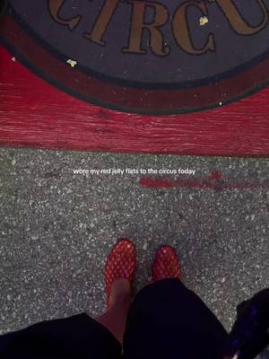 Red jelly flats