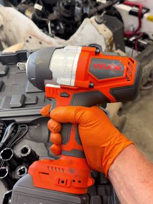 VEVOR Cordless Impact Wrench, 958.8 ft-lbs / 1300 N·m High Torque, 1/2 inch, 20V Electric Impact Wrench with Brushless Motor, 2 x 4Ah Batteries, Charger, 5 Sockets and Belt Clip, for Car Tire Truck