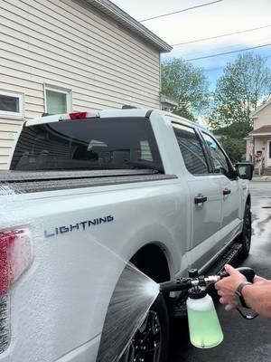 VIKING Professional Foam Cannon for Car, Adjustable Spray Nozzle, 1.1 Liter Soap Canister, 1/4" Quick Connect Plug for Pressure Washer and Car Detailing Kit
