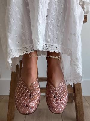 Woven jelly flats