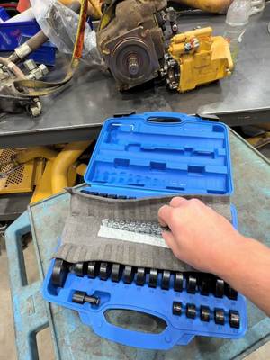VEVOR 52PCS Custom Bushing Bearing & Seal Driver Set, Transmission Wheel Axle Bearing Race, Seal Driver Installer Remover, 18-65mm & 74mm Metric Discs Bush Removal Puller Bearing Press Tool Kit