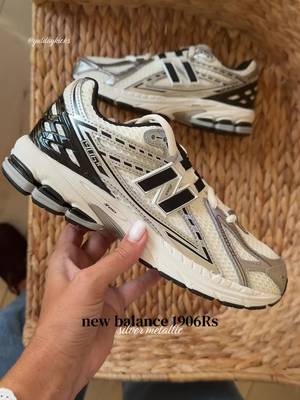New Balance New Balance 1906R silver metallic sneakers