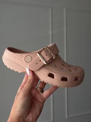 Crocs Crocs classic clog with buckle