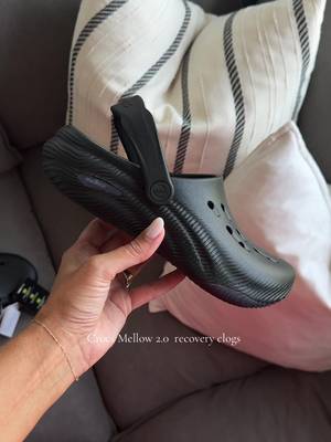 Crocs Crocs Mellow 20 recovery clogs
