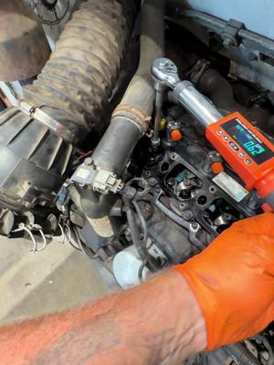 VEVOR Digital Torque Wrench 3/8 1/2 Inch Drive, 0-44.25FT.LB(0-60Nm)/0-162.26FT.LB(0-220Nm) ±2% Accuracy, Electronic Torque Wrench with Preset Mode,Vibration,Buzzer,LED Notification,5Units of Measure