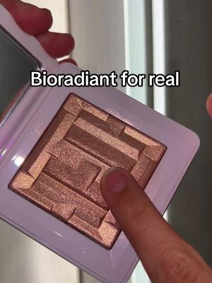 Haus Labs Gel-powder highlighter