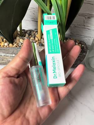 Dr. Melaxin Lip plumping serum