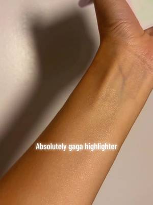 Haus Labs by Lady Gaga Bio-Radiant Gel Powder Highlighter