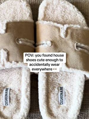 CUSHIONAIRE Fuzzy slide sandals