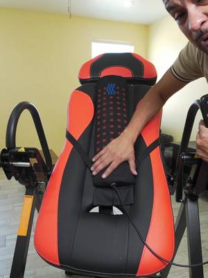 YOLEO Inversion Table Training Equipment Massage & Heat Inversion Table ITM280 Back Pain Relief Equipment w/Remote Control, Reversible Ankle Holders, Heavy Duty up to 320lbs