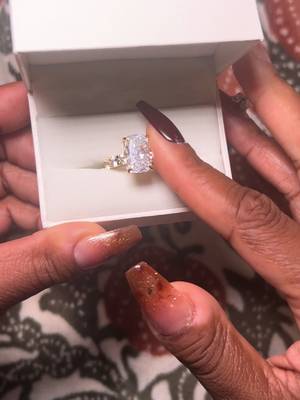 Effinny 9ct Elongated Luxury Crushed Ice Cushion Cut Engagement Ring,8 | High End Cubic Zirconia Promise Ring,Travel Wedding Party Affordable Statement Jewelry